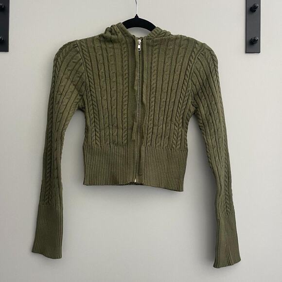 Green Knitted Sweater - Picture 2 of 3